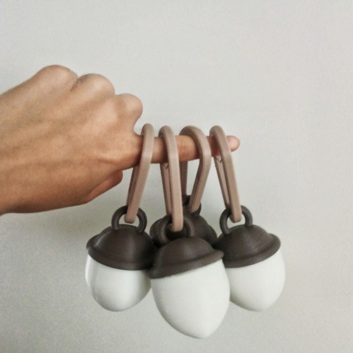 “Yahaha” Acorn Glow Lantern – Adventure-Inspired Backpack Charm Light
