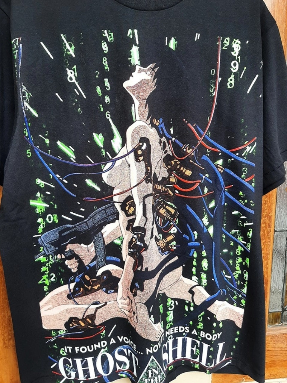 T-shirt graphique animé Lain