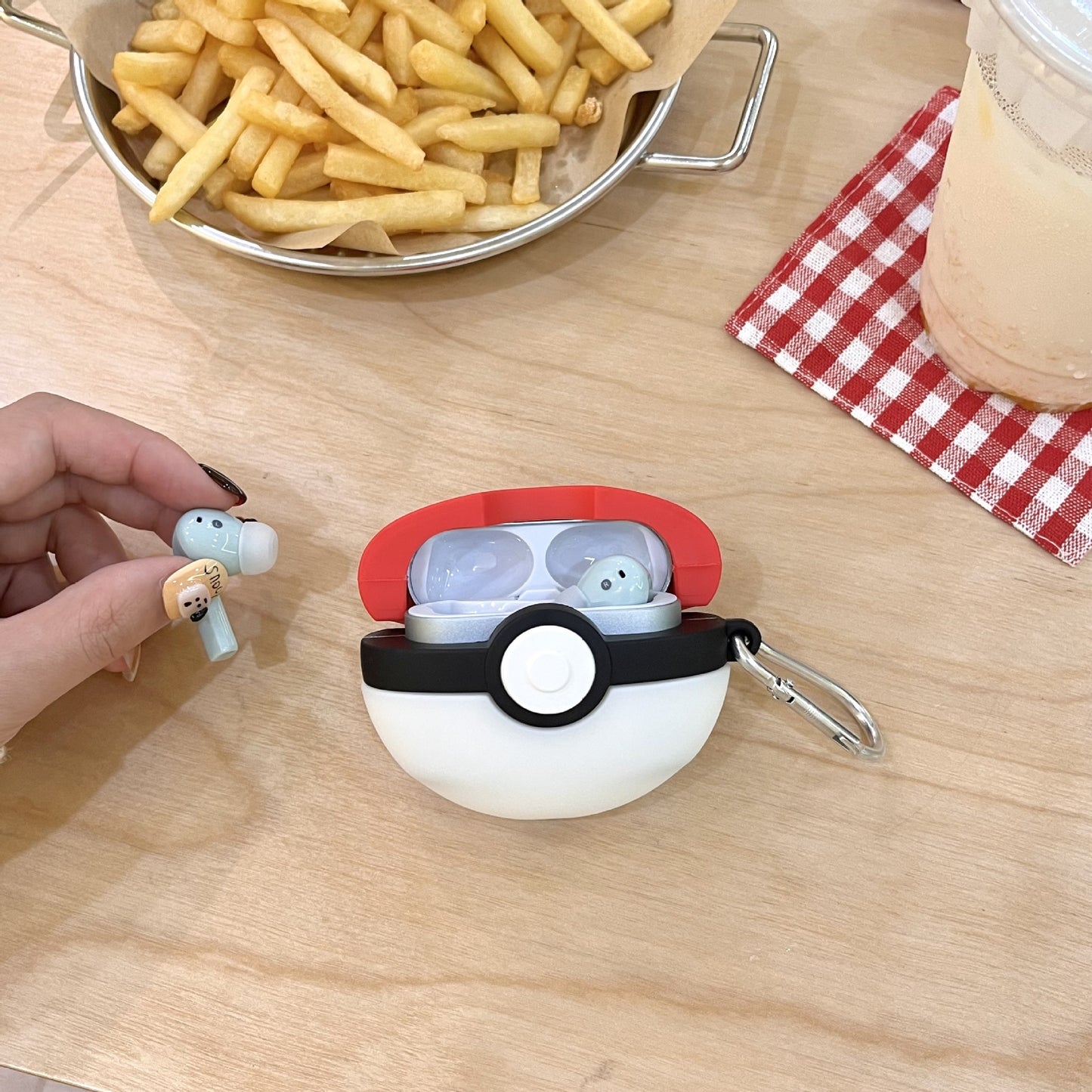 Étui pour Airpods Tyranitar « Sandstorm King »