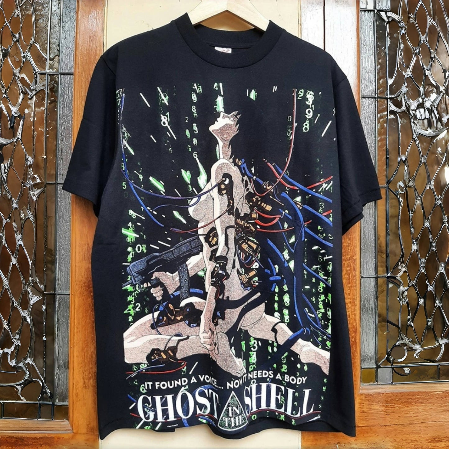 T-shirt graphique animé Lain