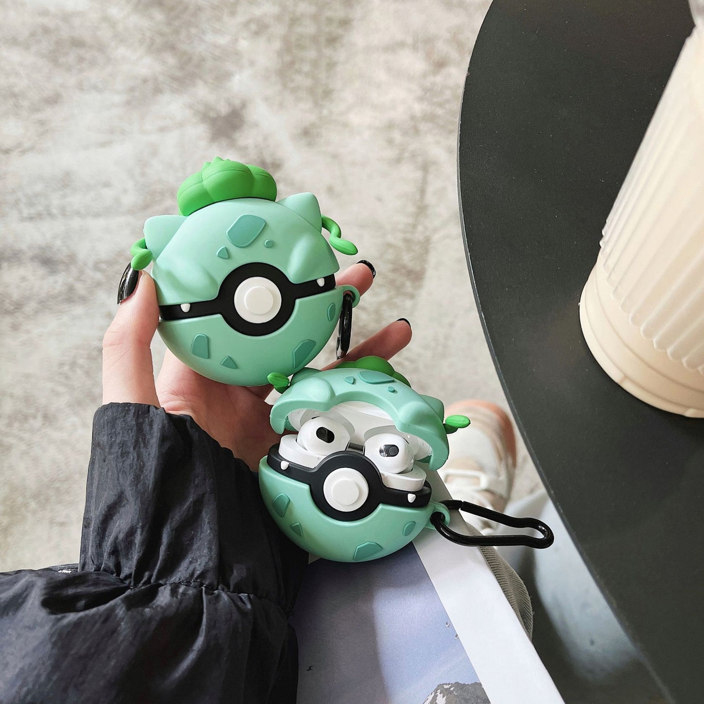 "Verdant Bloom" Bulbasaur AirPods Case