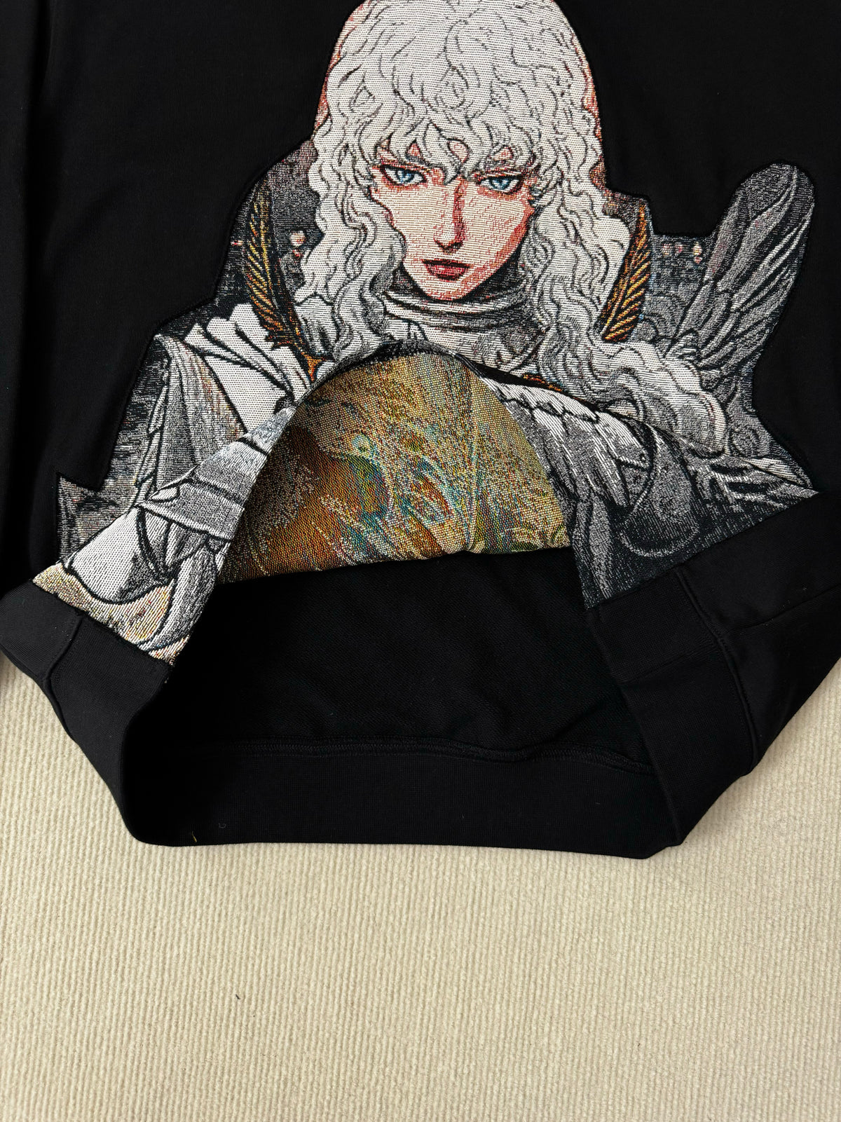 Berserk Griffith -brodeerattu huppari