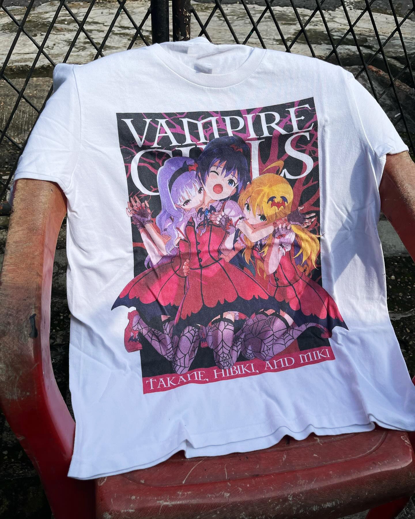 T-shirt imprimé recto verso de l'anime Parasyte