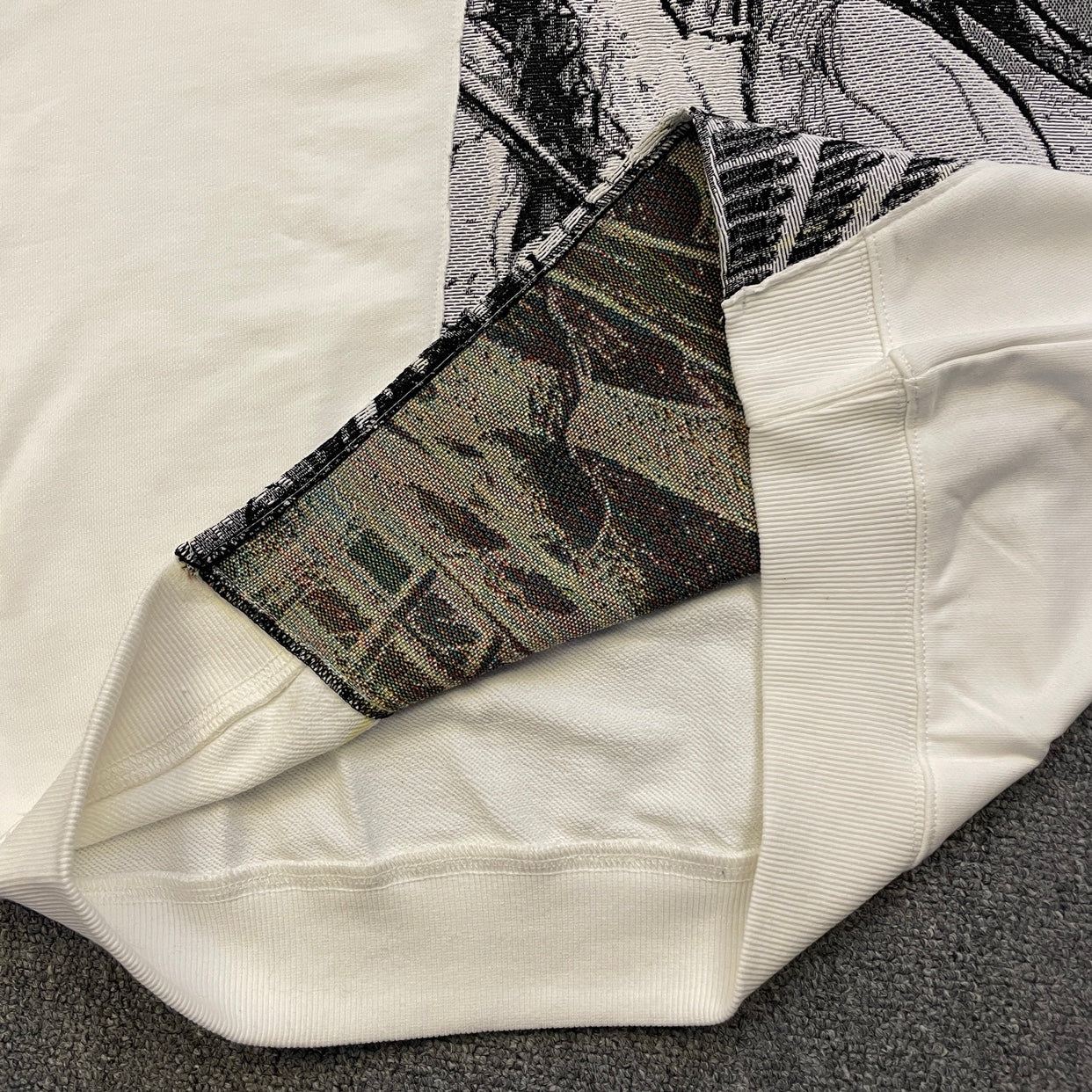 Sweat à capuche gothique à col en fourrure